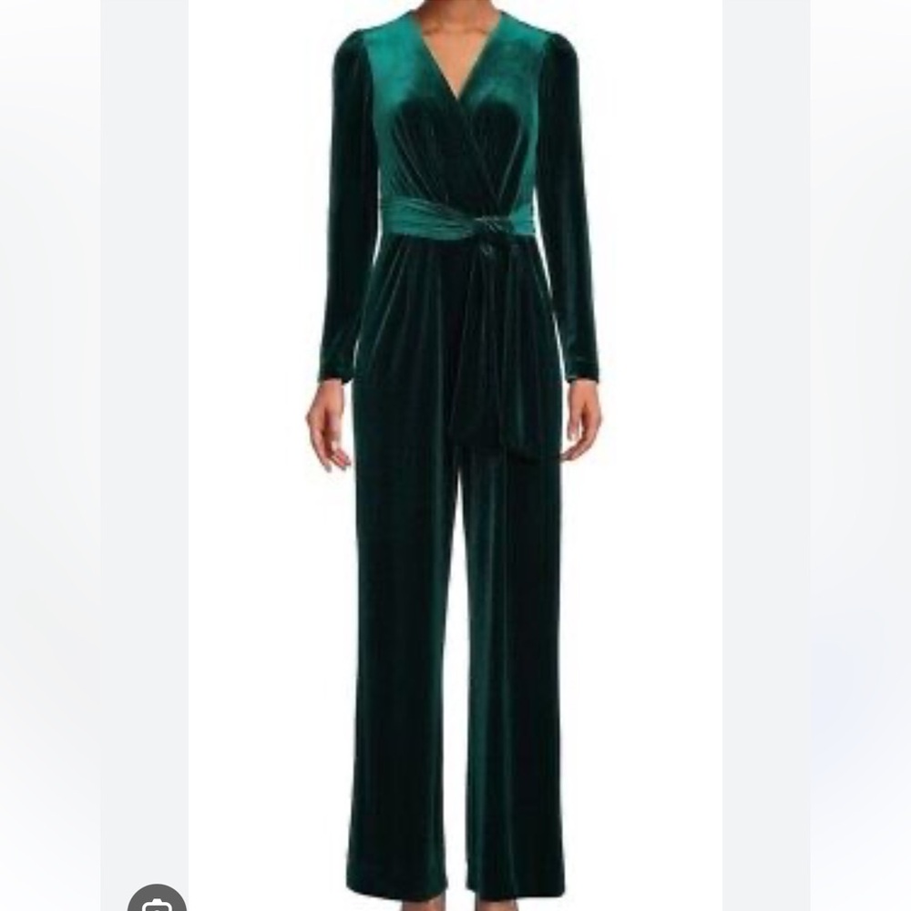 Antonio Melani Miranda Long Sleeve Velvet Jumpsuit in Emerald Green Size 8